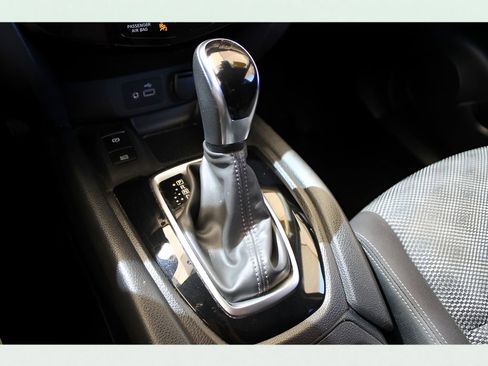 Used 2019 Nissan Rogue Sport SV w/ Technology Package image 25