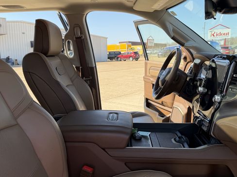 Used 2024 RAM 3500 Limited w/ Safety Group AWD/4WD image 40