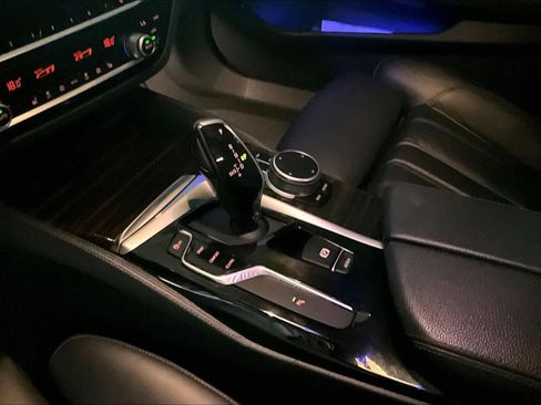 Used 2020 BMW 530i w/ M Sport Package RWD image 15