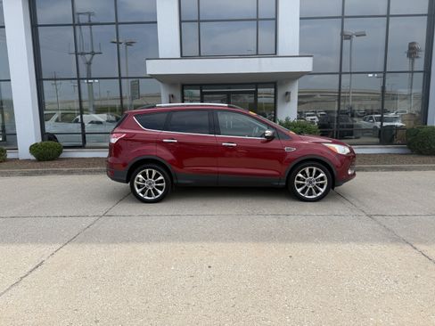 Used 2016 Ford Escape SE w/ SE Chrome Package AWD/4WD image 3