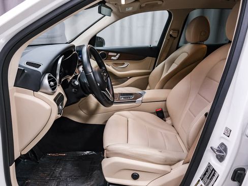 Used 2021 Mercedes-Benz GLC 300 image 19