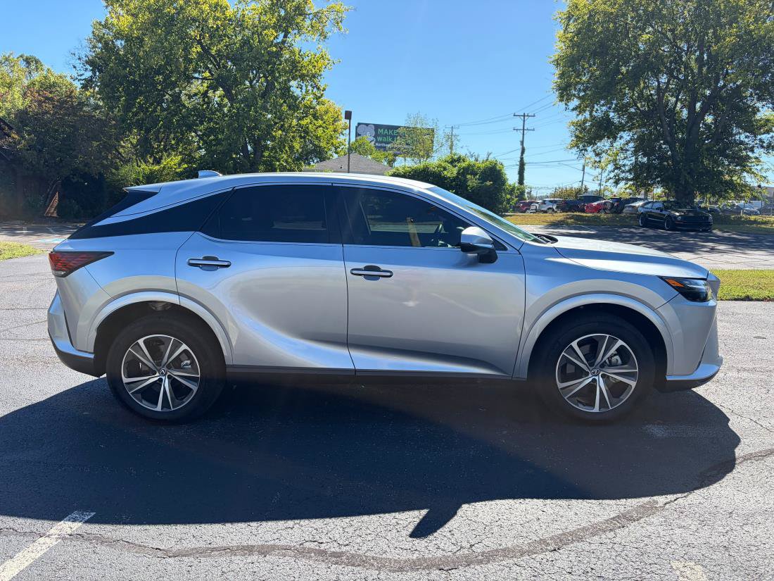 Used 2025 Lexus RX 350 FWD w/ Technology Package image 3