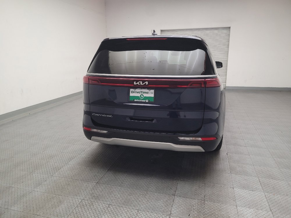 Used 2022 Kia Carnival LX FWD image 7