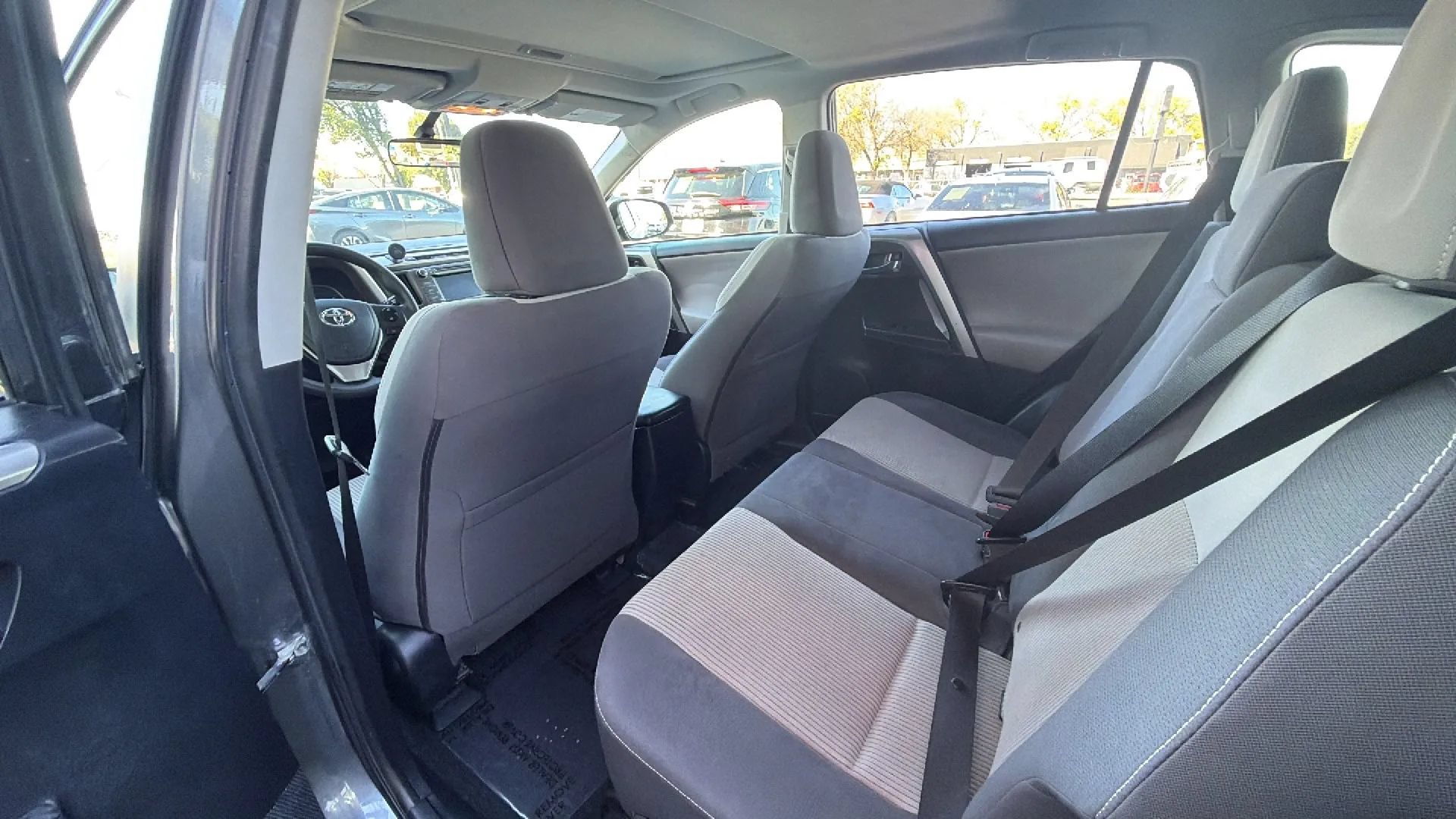 Used 2015 Toyota RAV4 XLE AWD/4WD image 22