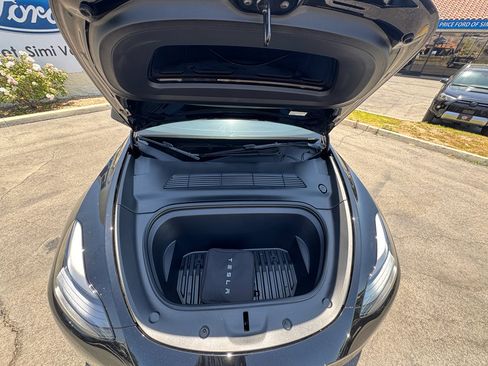 Used 2022 Tesla Model Y Performance AWD/4WD image 27