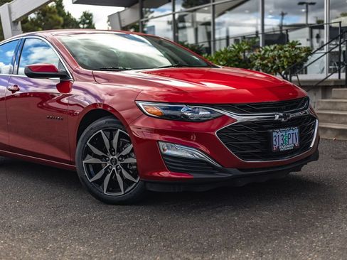 Used 2024 Chevrolet Malibu RS FWD image 3