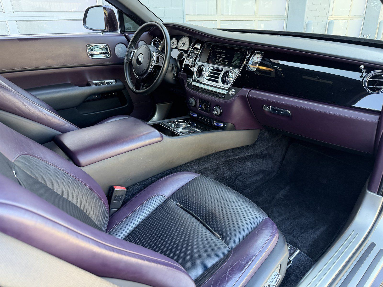 Used 2018 Rolls-Royce Wraith RWD image 43