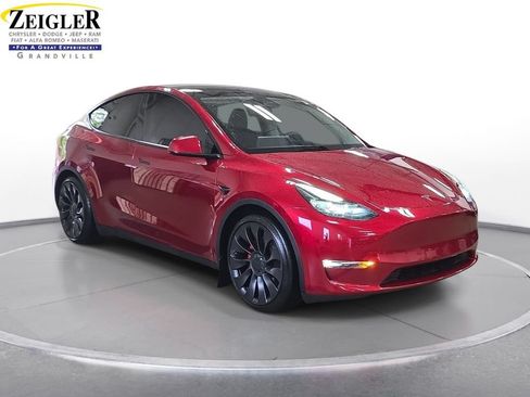 Used 2024 Tesla Model Y Performance AWD/4WD image 3
