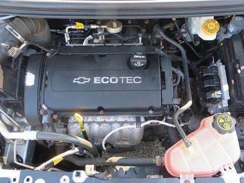 Used 2017 Chevrolet Sonic LT w/ Convenience Package image 10