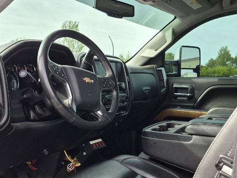 Used 2016 Chevrolet Silverado 2500 LTZ AWD/4WD image 9