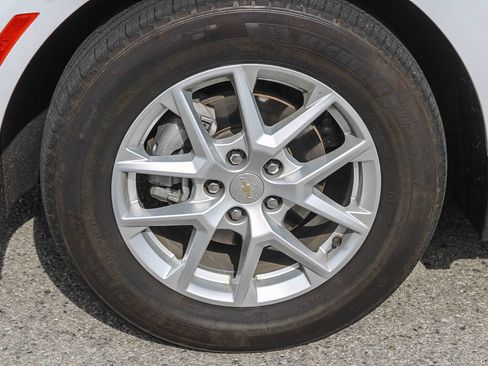 Used 2024 Chevrolet Equinox LS FWD image 8