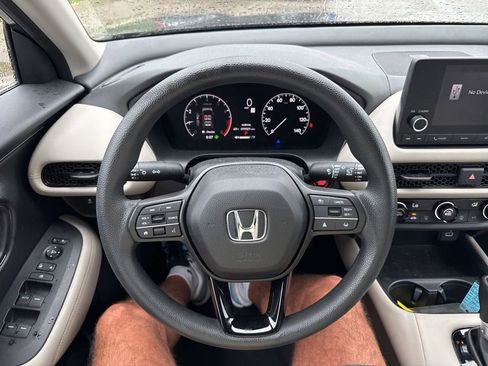 Used 2023 Honda HR-V LX image 15
