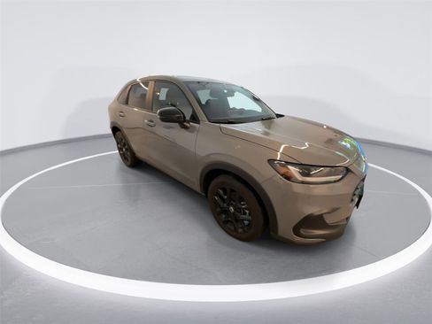 Used 2024 Honda HR-V Sport image 2