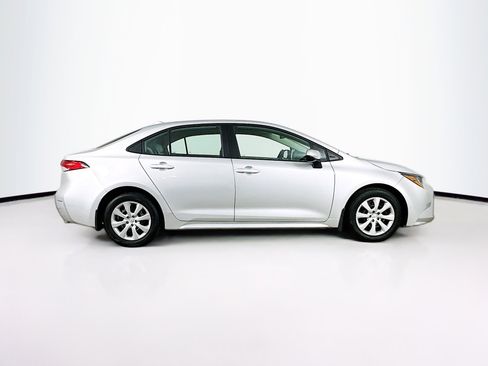 Used 2025 Toyota Corolla LE image 10