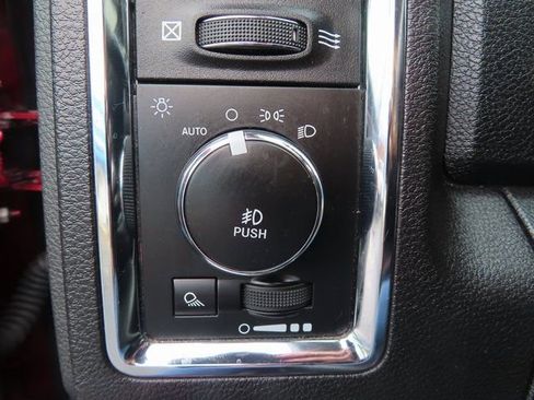 Used 2017 RAM 1500 Laramie image 38