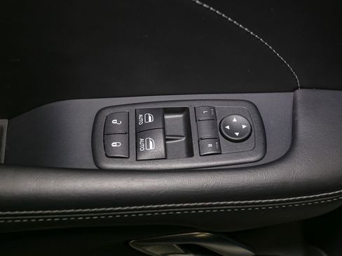 Used 2015 Dodge Challenger R/T Plus image 40