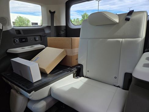 New 2025 Hyundai Santa Fe Calligraphy image 10