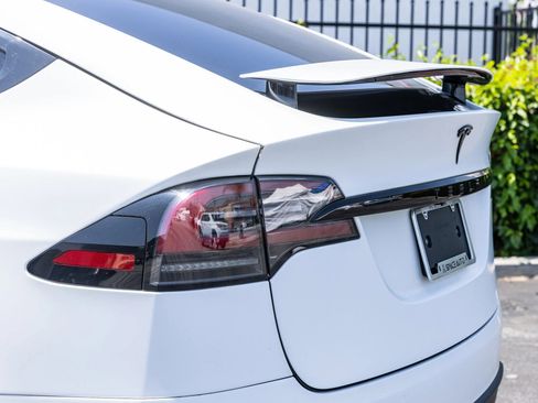 Used 2022 Tesla Model X AWD/4WD image 10