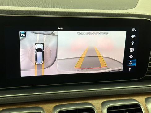 Used 2020 Mercedes-Benz GLS 450 4MATIC image 27