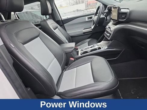 Used 2022 Ford Explorer XLT w/ Equipment Group 202A image 22