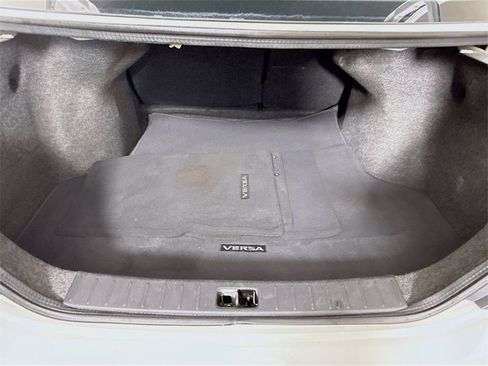 Used 2017 Nissan Versa SV image 25