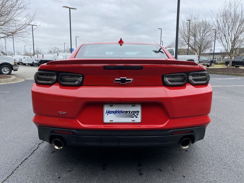 Used 2021 Chevrolet Camaro LT w/ RS Package image 8