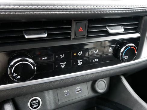 Used 2023 Nissan Rogue S image 19