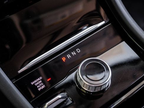 Used 2022 Jeep Grand Cherokee Limited image 36