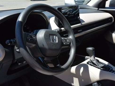 Used 2023 Honda HR-V LX image 8