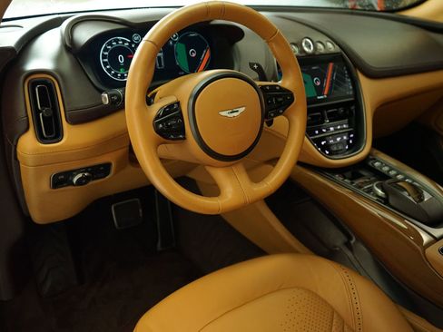 Used 2021 Aston Martin DBX AWD/4WD image 8
