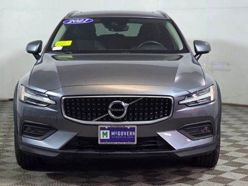 Used 2021 Volvo V60 T5 Cross Country w/ Climate Package image 10