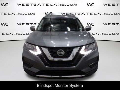 Used 2020 Nissan Rogue SV image 4