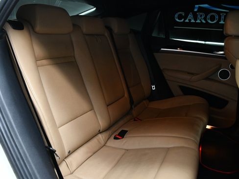 Used 2014 BMW X6 M image 38