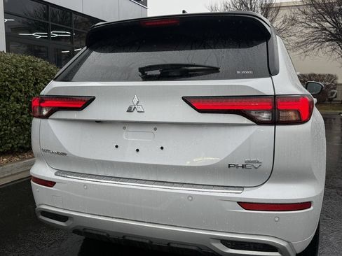 Used 2025 Mitsubishi Outlander SEL Black Edition image 36