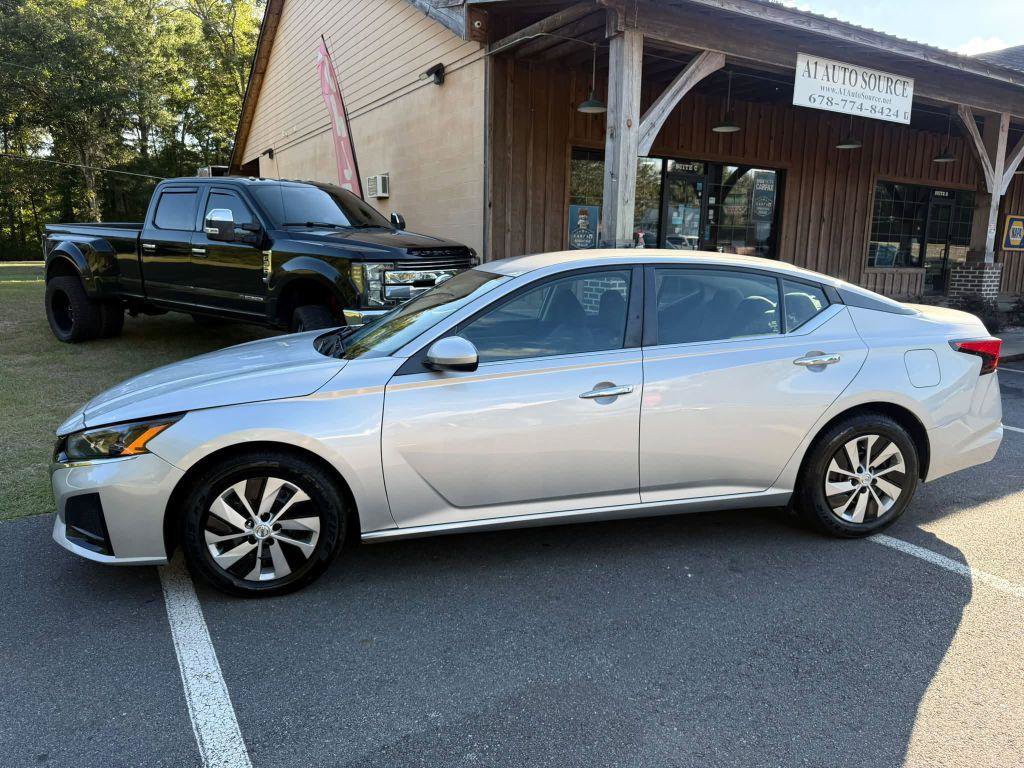 Used 2023 Nissan Altima 2.5 S FWD image 1