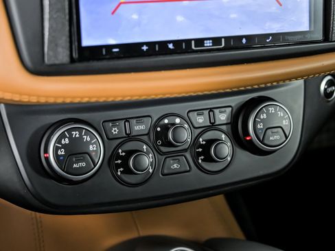 Used 2012 Ferrari FF image 33