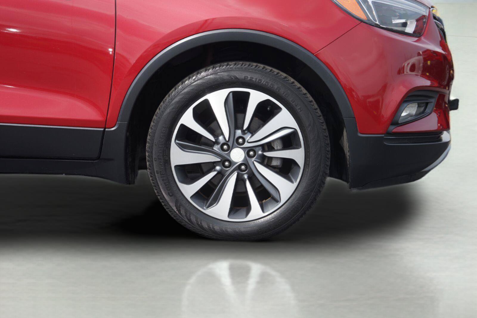 Used 2019 Buick Encore Essence FWD image 4