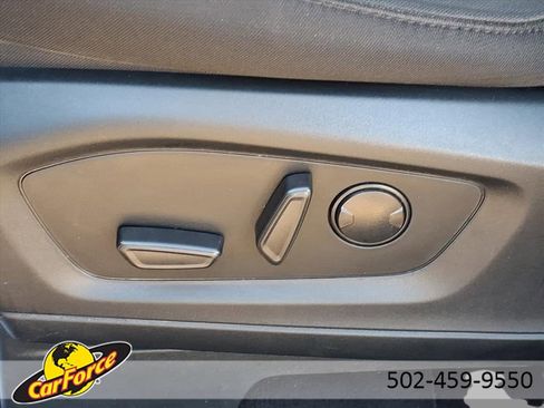 Used 2022 Ford Explorer XLT image 18