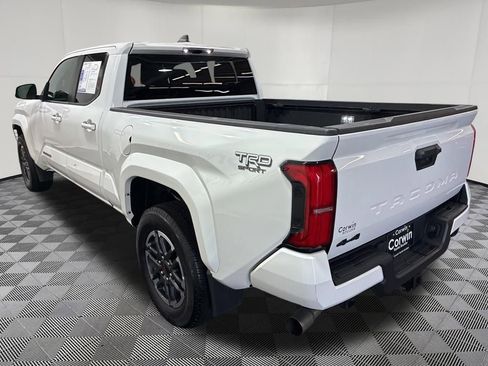 Used 2024 Toyota Tacoma TRD Sport AWD/4WD image 5