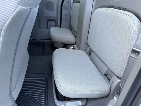 Used 2020 Nissan Frontier S RWD image 11