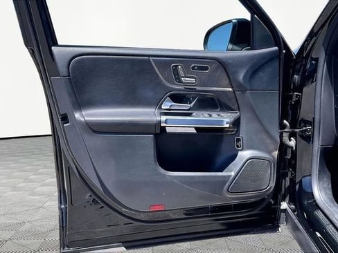 Used 2023 Mercedes-Benz GLB 250 4MATIC image 18