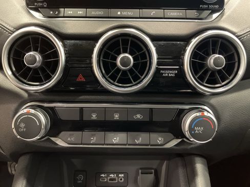 Used 2025 Nissan Sentra SV image 18