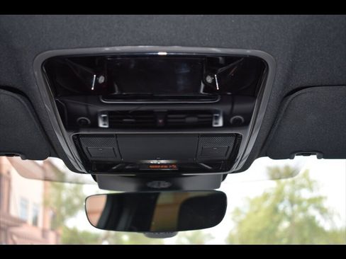 Used 2018 Land Rover Range Rover Sport SE AWD/4WD image 31