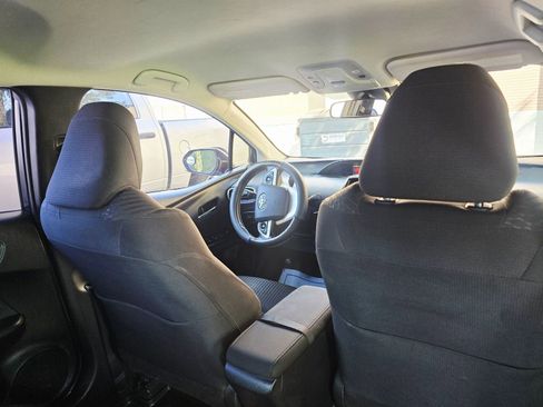 Used 2018 Toyota Prius Prime Premium image 32