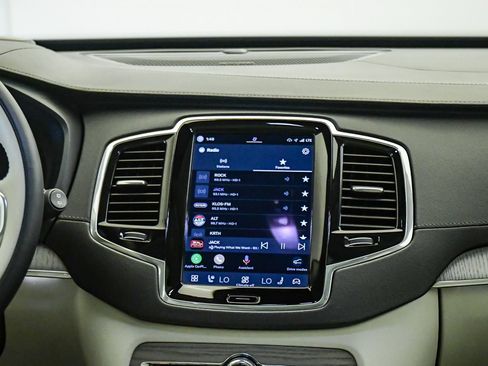 Certified 2025 Volvo XC90 T8 Ultra w/ Protection Package Premier AWD/4WD image 14