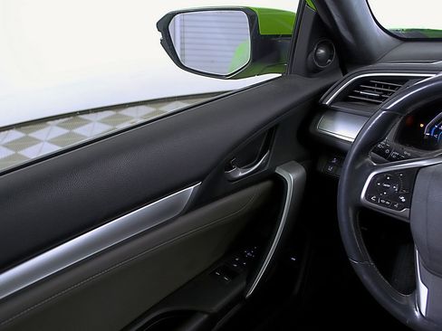 Used 2016 Honda Civic Touring image 19