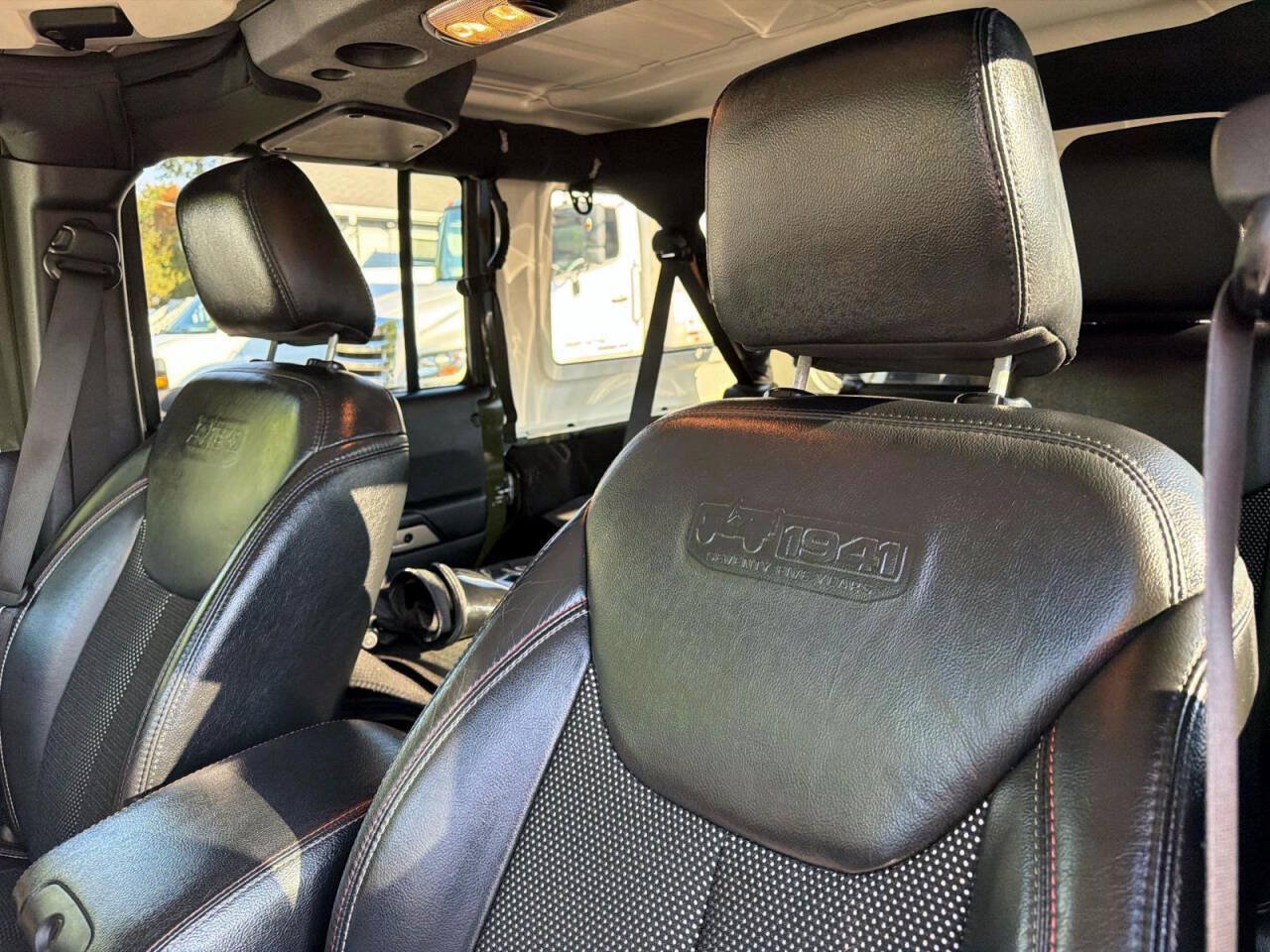 Used 2016 Jeep Wrangler Unlimited Sahara AWD/4WD image 10