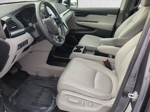 Used 2024 Honda Odyssey Touring image 17