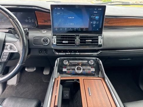 Used 2023 Lincoln Navigator L Black Label AWD/4WD image 15