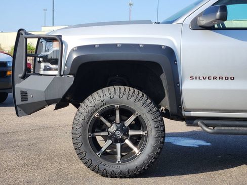 Used 2018 Chevrolet Silverado 1500 LTZ Z71 w/ Redline Edition AWD/4WD image 9